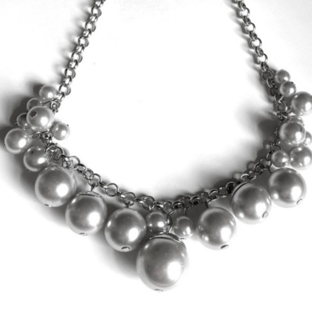 NWT Gray Pearl Necklace